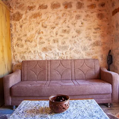 Isabet Villa *